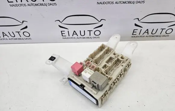 Toyota Auris 150 Fuse box set 8273002140 02108B01 09917L01