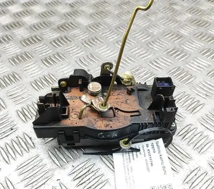 Opel Vivaro Rear door lock 905033916R 93867687