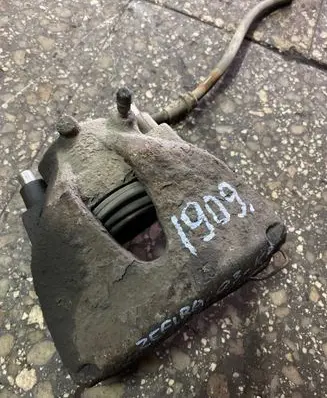 Opel Zafira A Front brake caliper