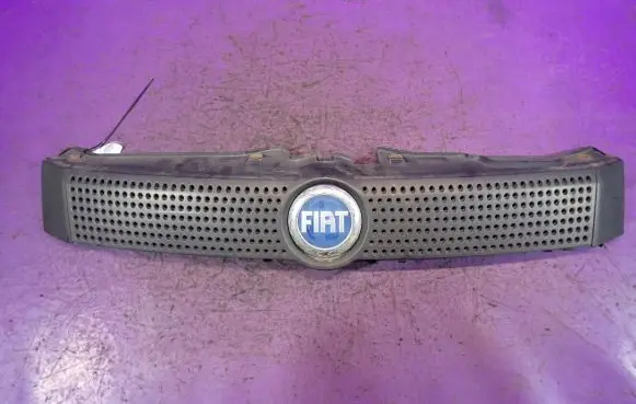 Fiat Panda 141 Front bumper upper radiator grill 735314236