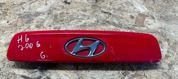 Hyundai Getz Trunk door license plate light bar 
