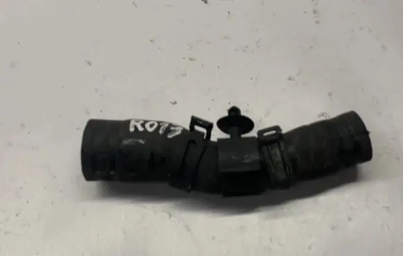 Volkswagen Golf VII Engine coolant pipe/hose