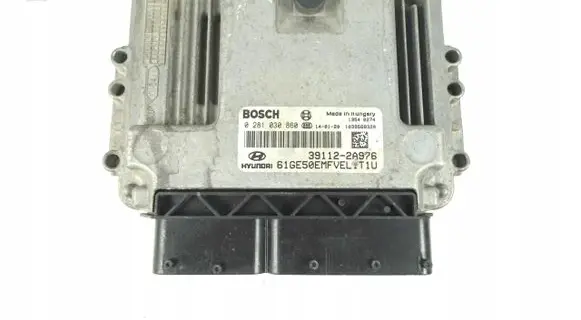 Hyundai i30 Engine control unit/module ECU 0281030860