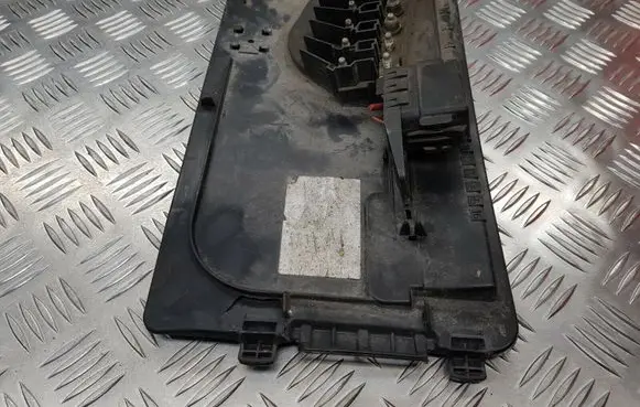 Volkswagen Polo IV 9N3 Fuse module 6Q0937550C