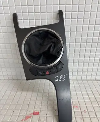 Audi TT TTS Mk2 Radio/GPS head unit trim 8J1863916C 07042006