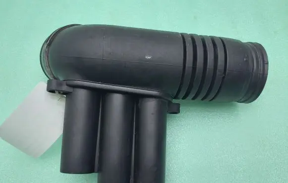 Volkswagen Golf VII Air intake hose/pipe 04E129651C