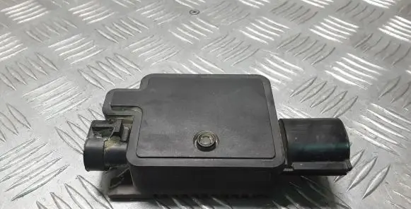 Volvo V40 Fan control module 940009301