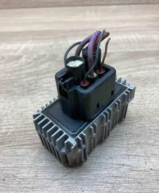 Opel Astra G Glow plug pre-heat relay 90508974 51299001 WithPlug