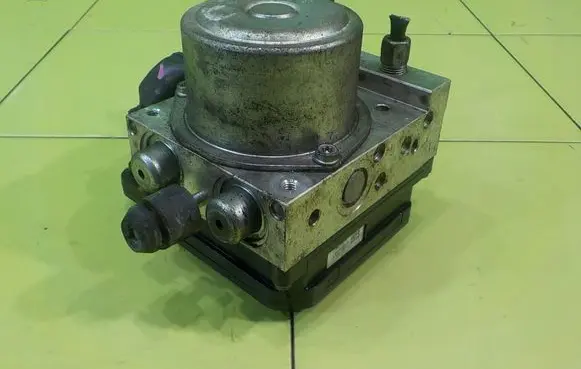 Nissan Juke I F15 ABS Pump 476601KK0B