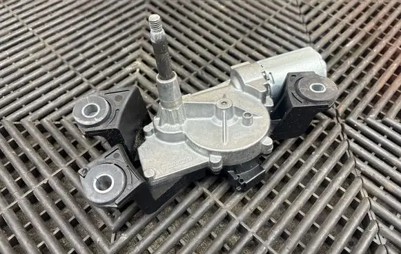 Volvo XC90 Rear window wiper motor 31349380