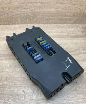 Mercedes-Benz Sprinter W901 W902 W903 W904 Fuse module 0005400650 08501002