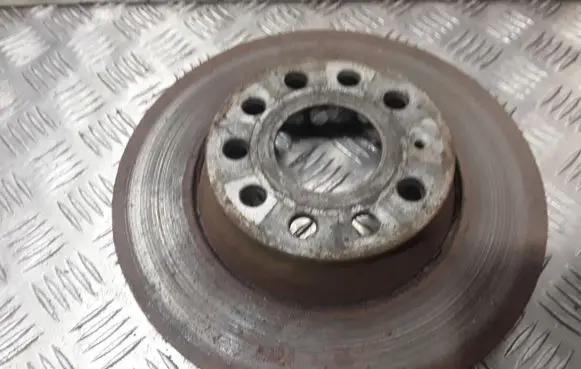 Volkswagen PASSAT B6 Rear brake disc