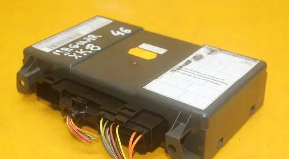 Jaguar XJ X351 Door central lock control unit/module LJB2600BC