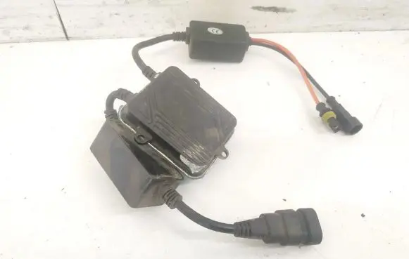 Toyota Avensis T250 Headlight ballast module Xenon