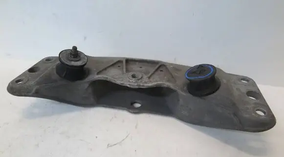 BMW 7 E65 E66 Gearbox mounting bracket 6759680