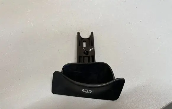Mercedes-Benz E W211 Hand brake release handle 2114270020