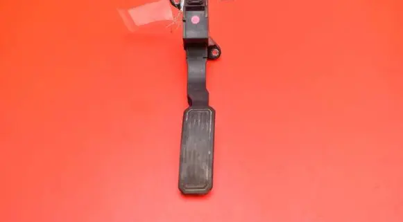 Toyota Avensis Verso Accelerator throttle pedal 78110-02020