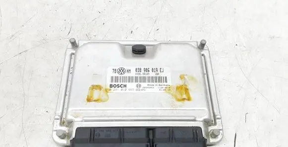 Volkswagen PASSAT B5.5 Engine control unit/module 038906019EJ 0281010665