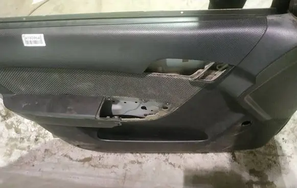 Chevrolet Aveo Front door card panel trim