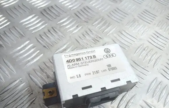 Audi A4 S4 B5 8D Alarm control unit/module 4D0951173B