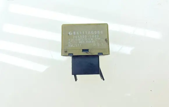 Subaru Forester SH Hazard warning light relay 86111AG000 86111AG011 86111AG