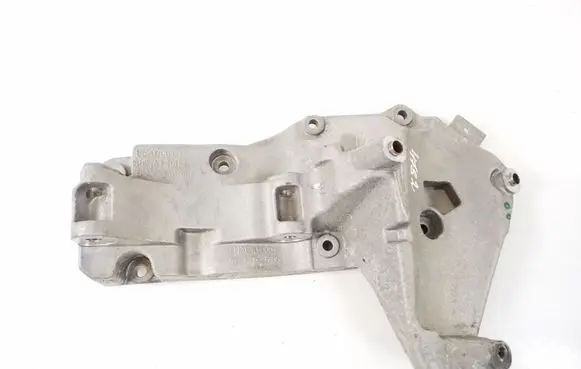 BMW 2 F45 A/C compressor mount bracket 8620708