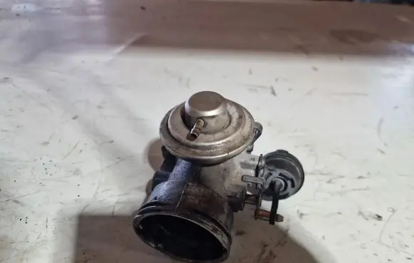 Volkswagen Transporter - Caravelle T5 EGR valve 115406083
