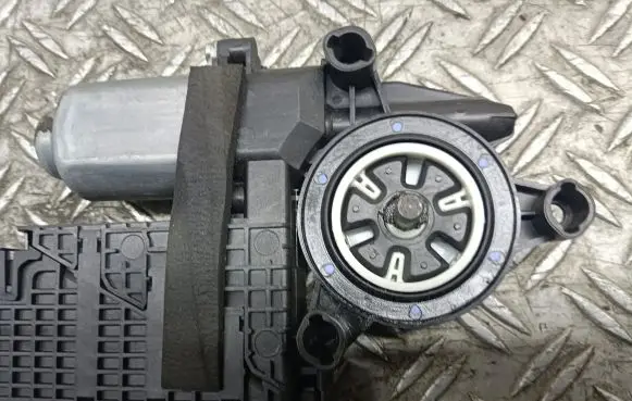 Citroen C4 I Picasso Front door window regulator motor 9654087780