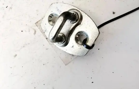 Toyota Yaris Front door lock loop/hook striker 