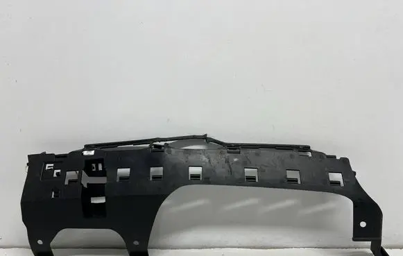 Rear bumper mounting bracket