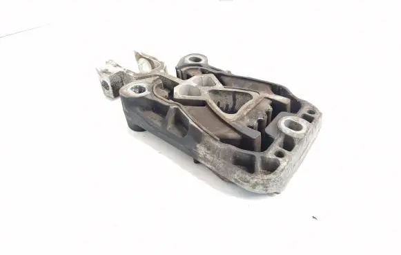 Ford Focus Gearbox mounting bracket 