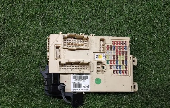 Hyundai i30 Fuse module 91950A6061