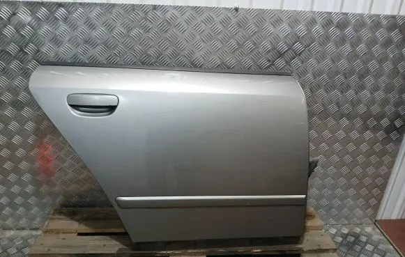 Audi A4 S4 B6 8E 8H Rear door