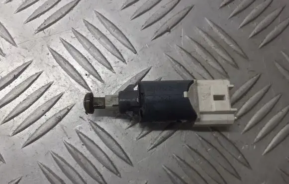Renault Scenic II - Grand scenic II Brake pedal sensor switch 8200168238