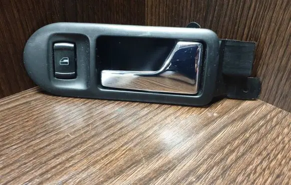 Volkswagen Golf IV Front door interior handle 3B1837114M