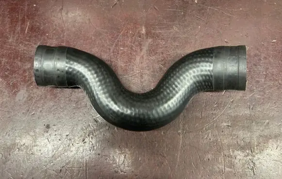 Opel Zafira B Intercooler hose/pipe 33216137