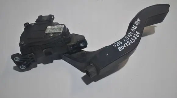Volkswagen PASSAT B5.5 Accelerator throttle pedal 8D1721523F