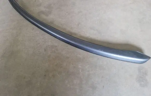 Rear fender molding trim