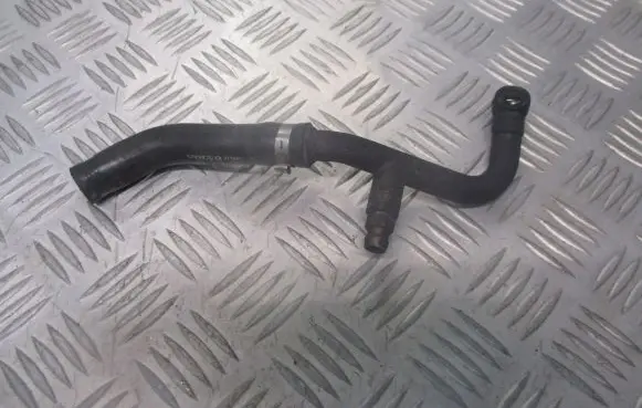 Volvo V70 Engine coolant pipe/hose
