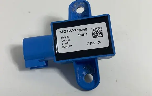 Volvo C30 Airbag deployment crash/impact sensor 30724048 973580100