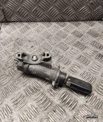 Volkswagen PASSAT B5 Ignition lock 4b0905851a