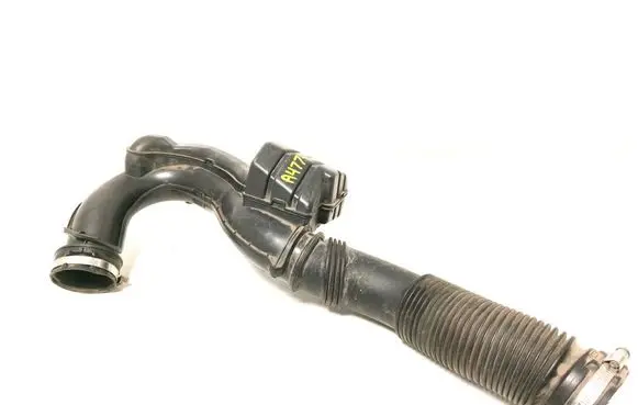 Opel Vivaro Air intake duct part 165755972R
