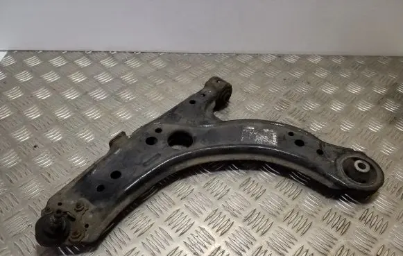 Volkswagen Golf IV Front lower control arm/wishbone 1J0407151