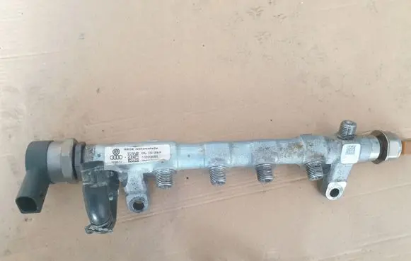 Volkswagen Golf VI Fuel main line pipe 03L130089P