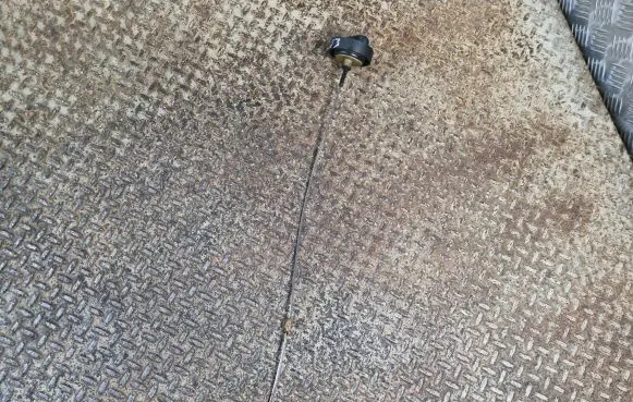 Oil level dip stick