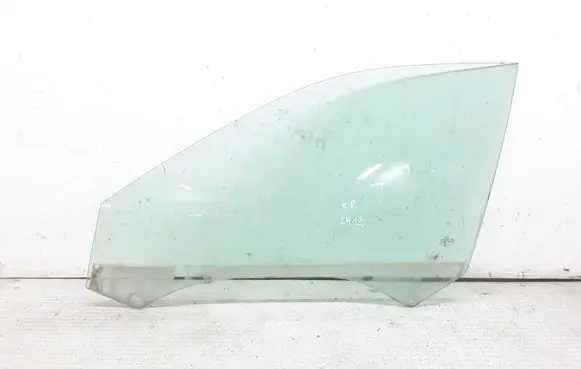 Audi A3 S3 8L Front door window glass four-door
