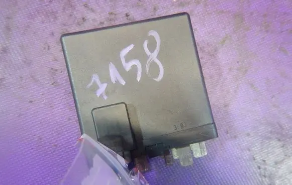 Volkswagen PASSAT B4 Glow plug 