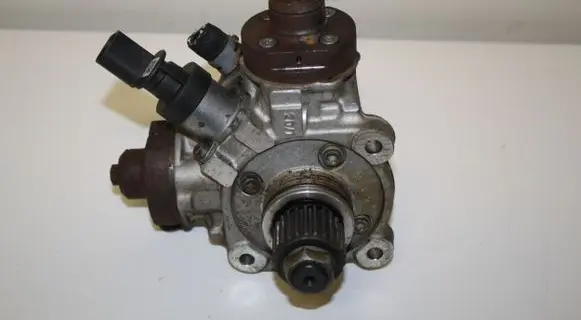 Audi A6 C7 Fuel injection high pressure pump 059130755CC