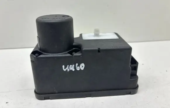 Volkswagen PASSAT B4 Vacuum pump 1H0962257G