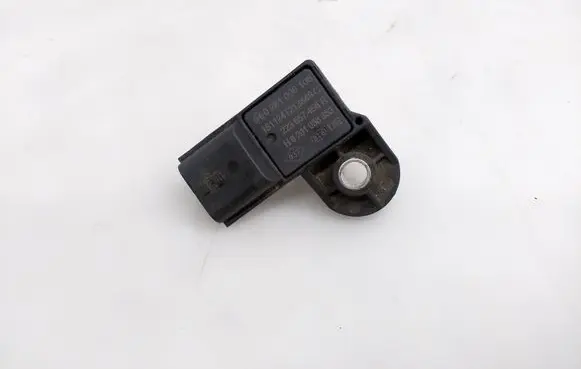 Mercedes-Benz Vito Viano W447 Air pressure sensor H8201038353 0281006108